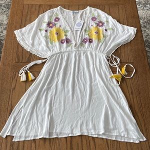 NWT ~ BLUE ISLAND Beach White Embroidered Swimsuit Cover Up Tunic ~ M